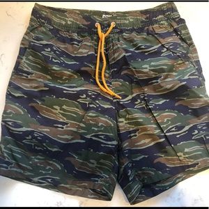 JCrew 6" swim trunks in camo print - NWT - S